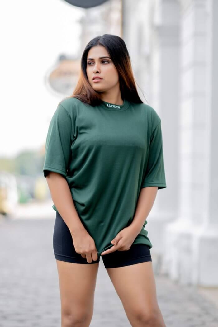Lugerr High-neck oversized tee