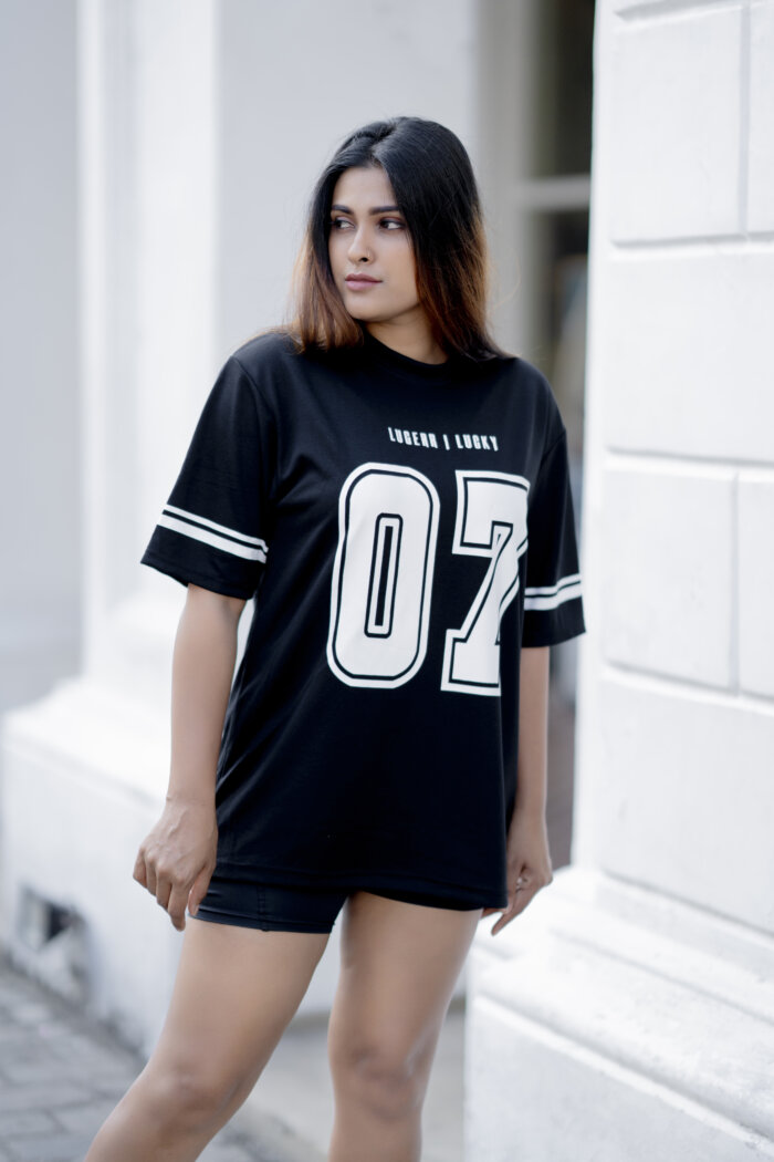 Lugerr Lucky 7 High-neck Oversized Tee - Black - Image 2