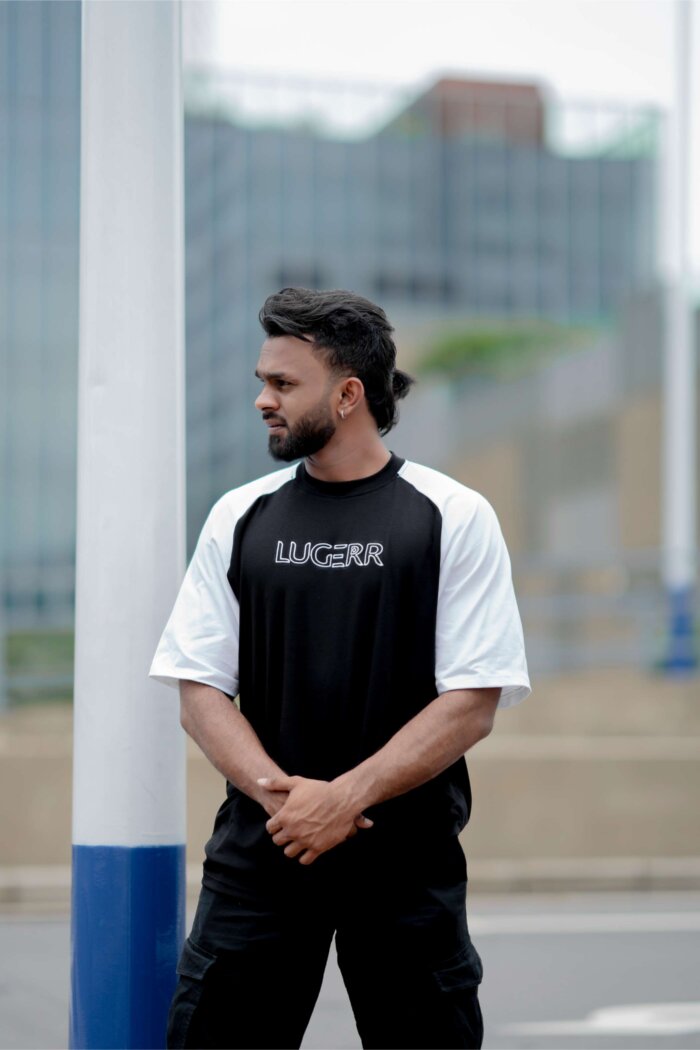 Lugerr Arena high neck Oversized Tee - Black - Image 2