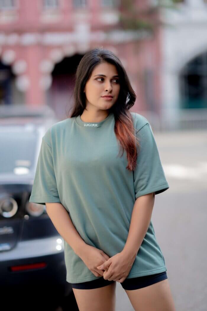 Lugerr High-neck Oversized Tee