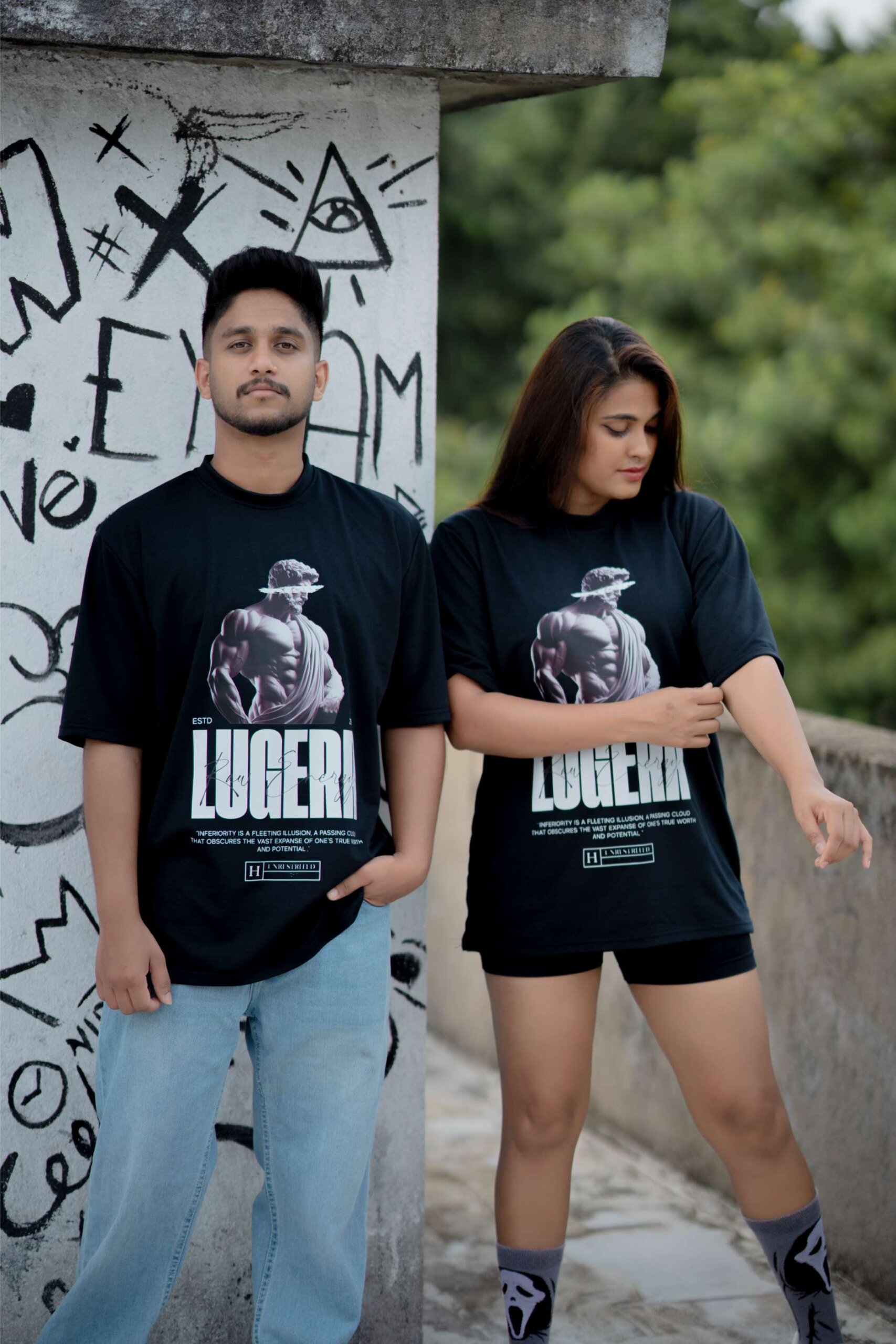 Lugerr Raw Energy high neck oversized tee – Black